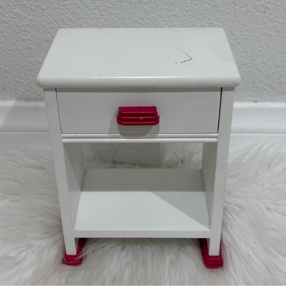 American Girl Doll Pleasant Company Molly Sweet Dreams Nightstand Bedside Table